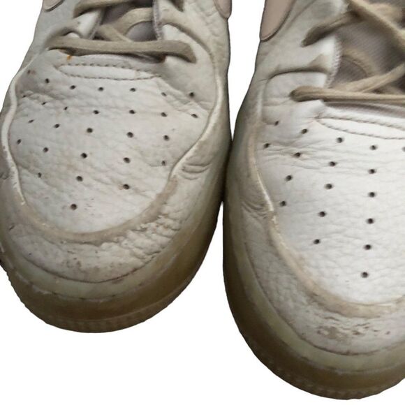 RARE 2018 Nike Air Force 1 Sage Beige Orange Size 9.5 - Picture 2 of 16